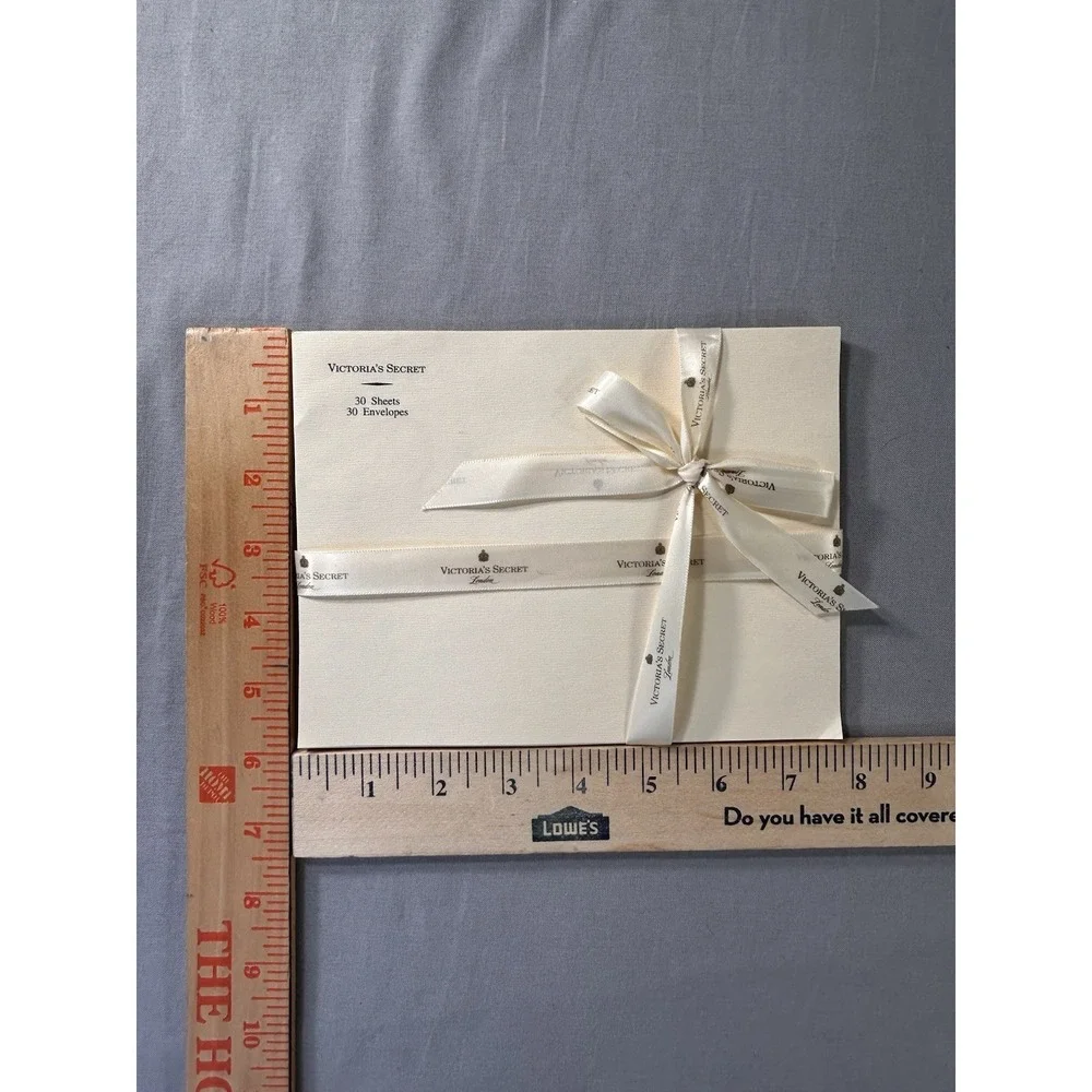 Vintage Victoria's Secret London Stationary 30 Sheets No Envelopes Has Wear